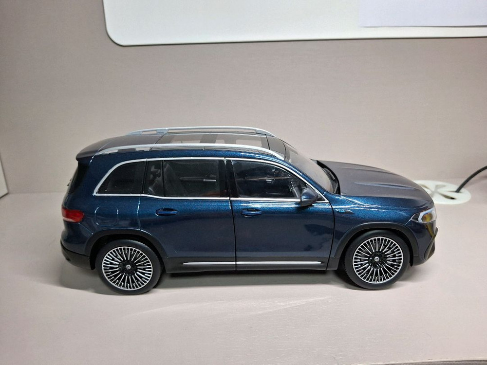 1:18 NZG 벤츠 EQB AMGLINE 남색 다이캐스트 이미지