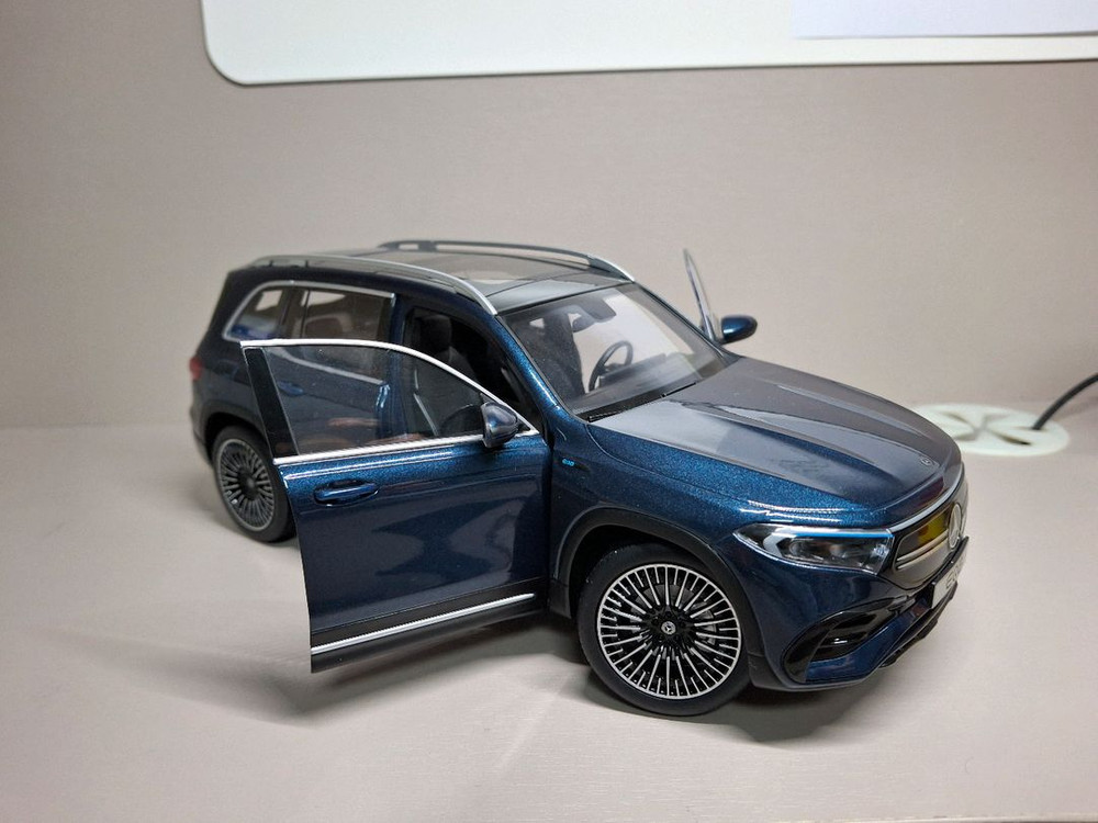 1:18 NZG 벤츠 EQB AMGLINE 남색 다이캐스트 이미지