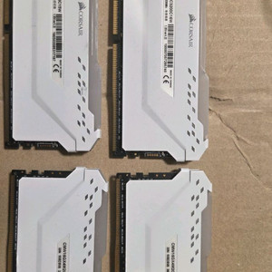 커세어 DDR4 3200 CL16 8GB x4개 16gb 32gb 이미지