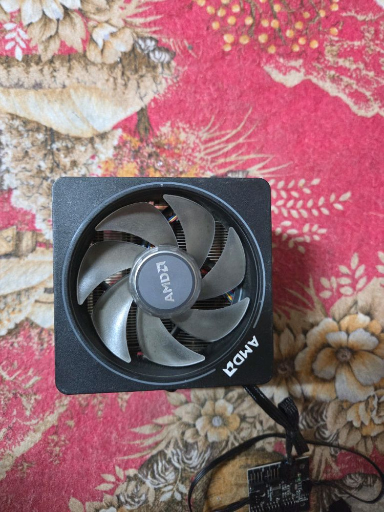 AMD Wraith Prism 프리즘 CPU 쿨러 이미지