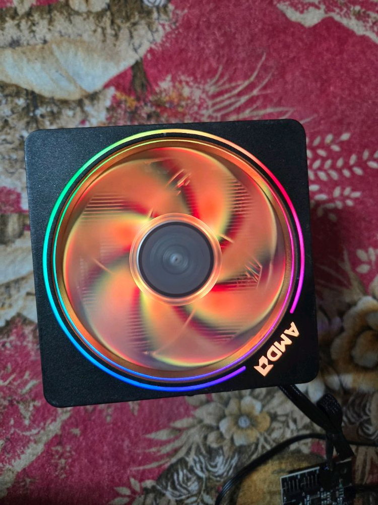 AMD Wraith Prism 프리즘 CPU 쿨러 이미지