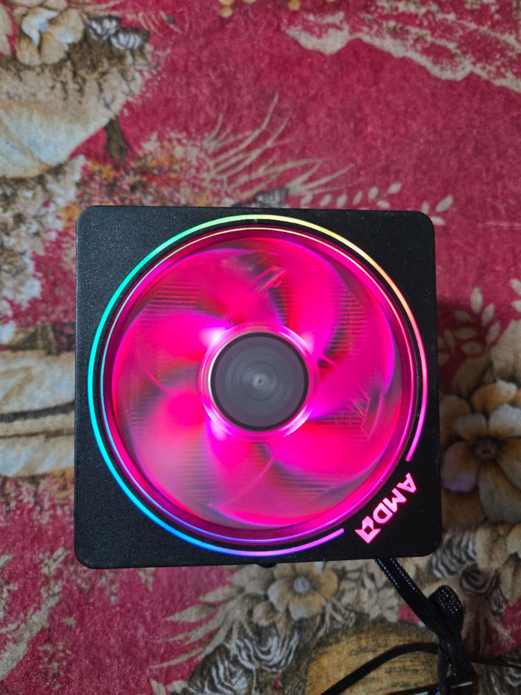 AMD Wraith Prism 프리즘 CPU 쿨러 이미지