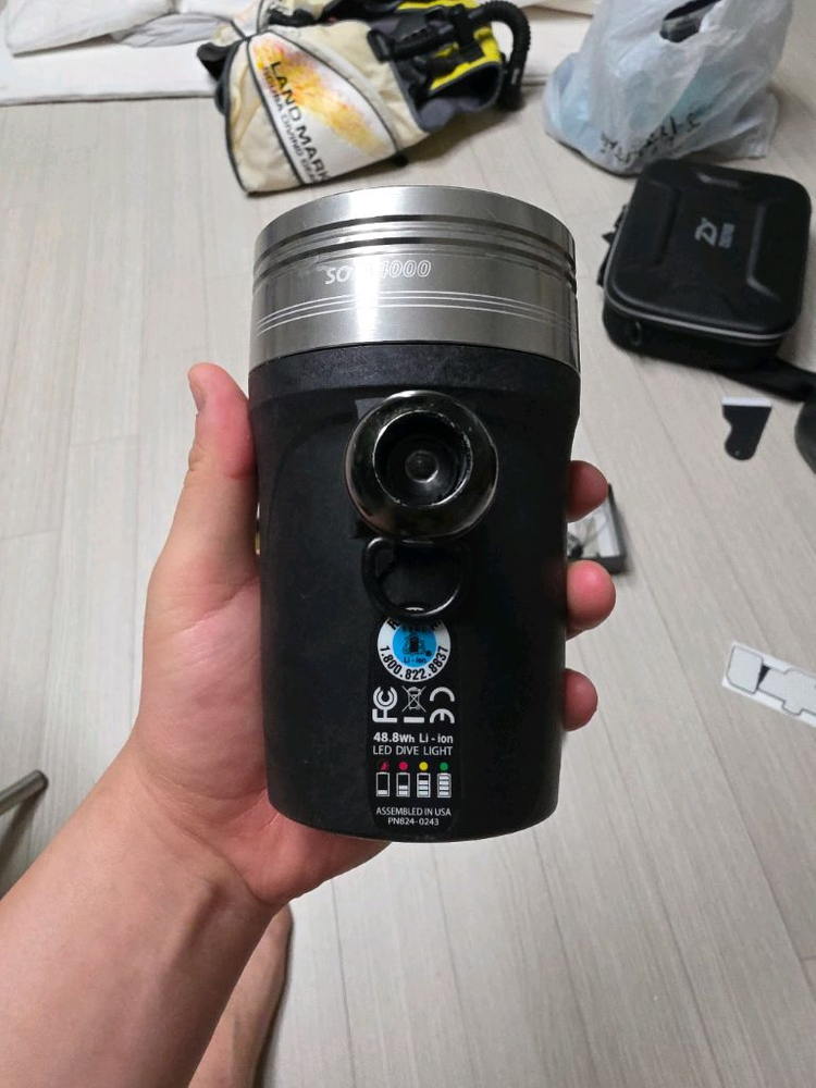 스쿠버다이빙 비디오라이트 라이트모션 솔라4000 이미지