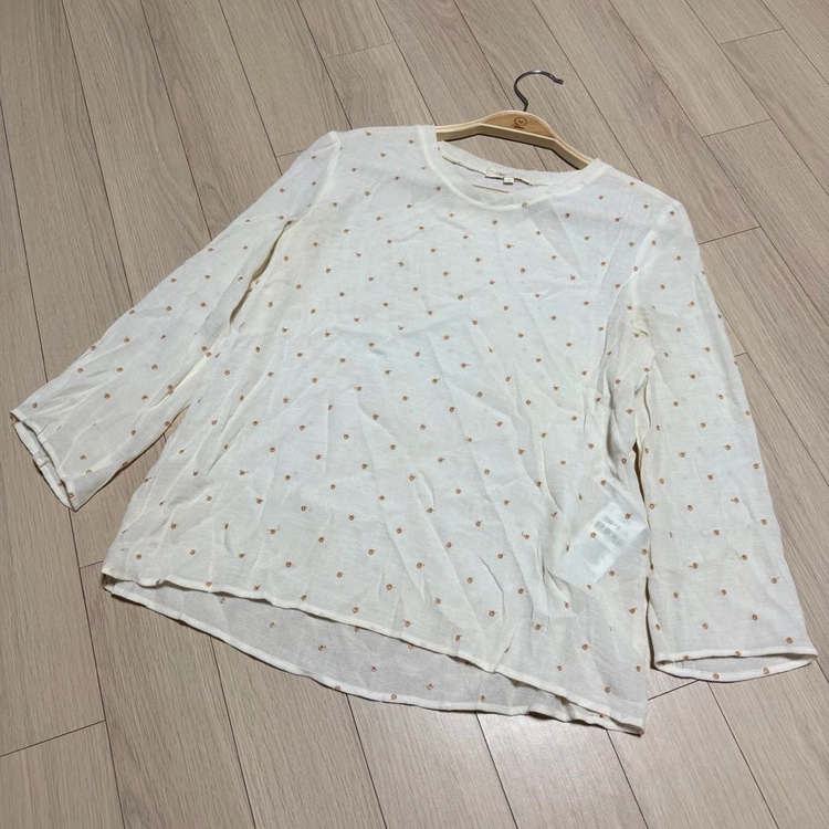 마쥬 maje 도트 펀칭 여름 블라우스 티셔츠 아이보리 비스코스 긴팔티 이미지