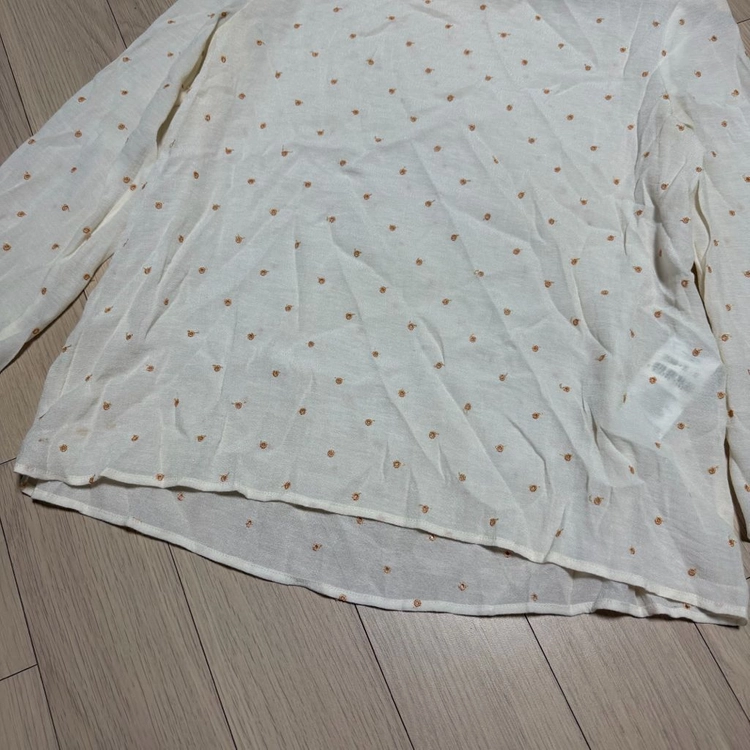 마쥬 maje 도트 펀칭 여름 블라우스 티셔츠 아이보리 비스코스 긴팔티 이미지