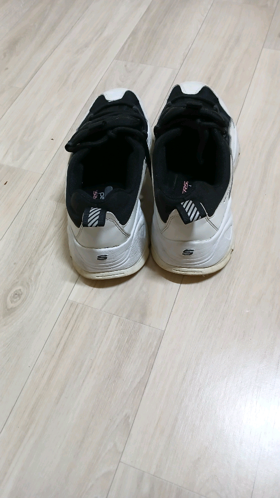 남성신발 스케처스 운동화 +나이키 에어 운동화 2개 개당가격이에요 이미지