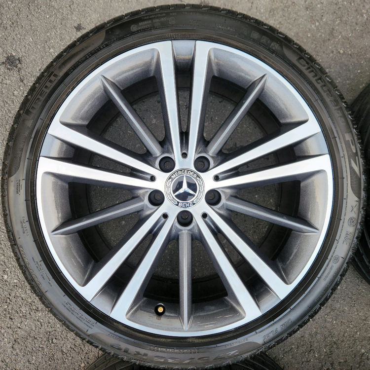 벤츠 W257 CLS 400D 19인치 정품 휠 타이어 세트 판매합니다. 이미지