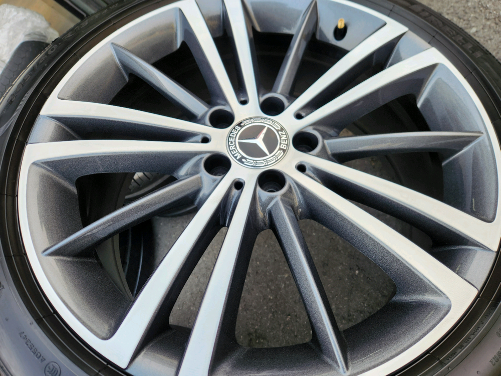 벤츠 W257 CLS 400D 19인치 정품 휠 타이어 세트 판매합니다. 이미지