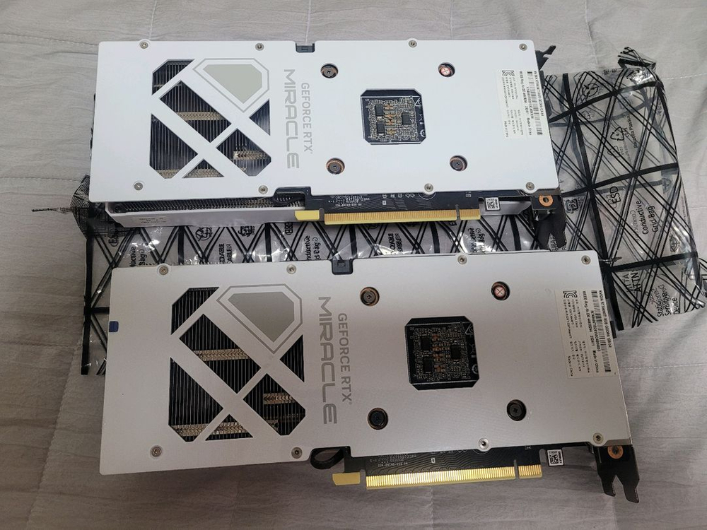 이엠텍 RTX 4060TI MIRACLE WHITE D6 8GB 신품동일 이미지