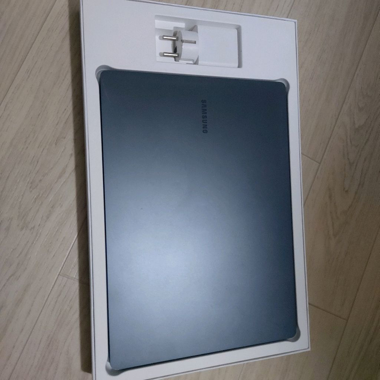 (박스있음) 갤럭시 북3 프로 i5/16GB/256GB 그라파이트 판매합니다 이미지