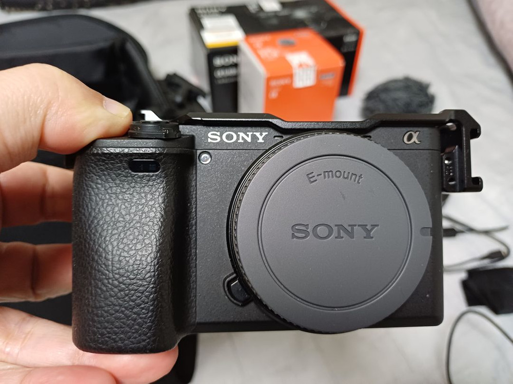 소니 SONY A6400 + SELP1650렌즈 + SEL35F18렌즈 + 기타 악세사리 포함 미러리스 카메라 이미지