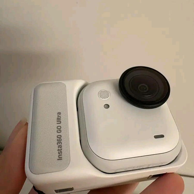 인스타360 GO Ultra 화이트 이미지