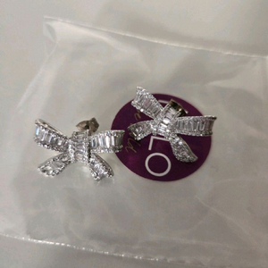 헤일로 반짝반짝 리본 귀걸이 이미지
