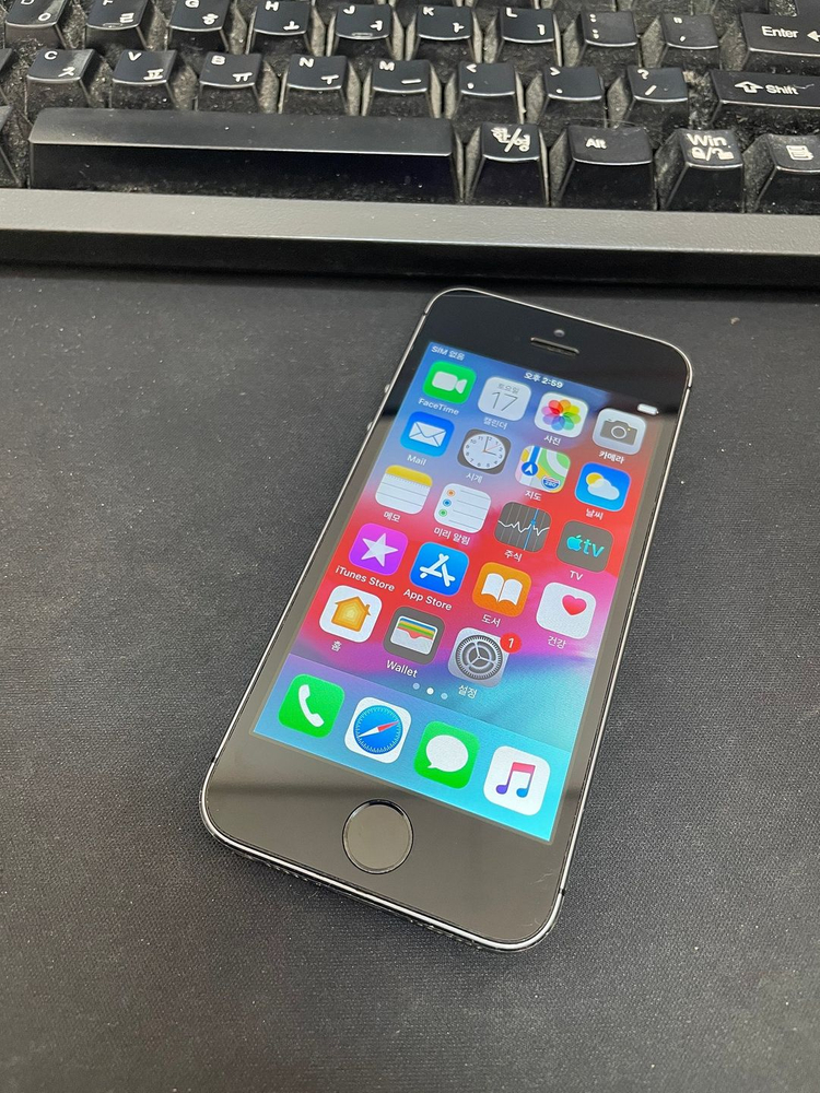 아이폰5S 그레이 32GB 해외판 상태좋은 중고10만5천팝니다 이미지