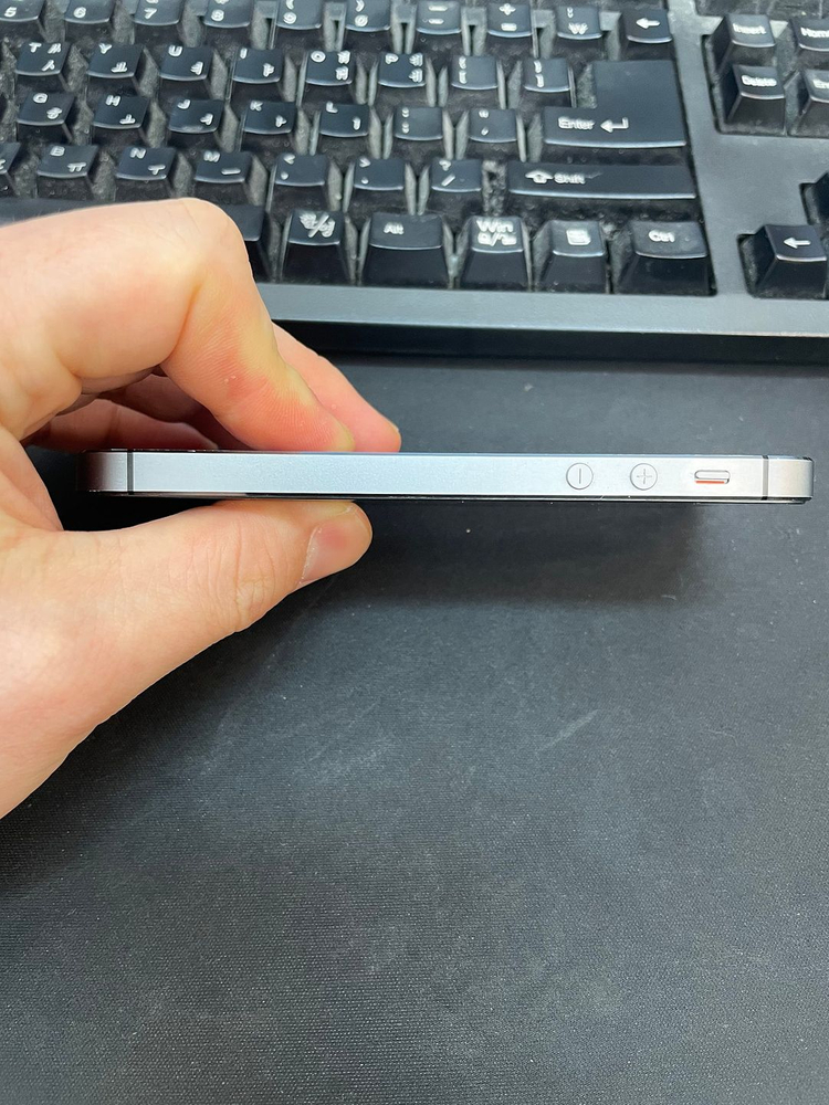 아이폰5S 그레이 32GB 해외판 상태좋은 중고10만5천팝니다 이미지