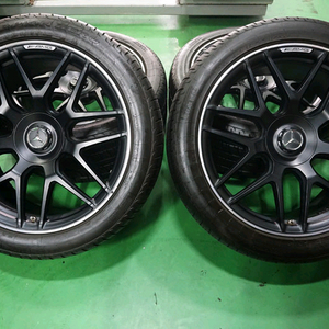 벤츠 지바겐 G63 AMG 에디션 22인치 정품 중고 휠 타이어 세트. 이미지