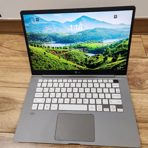 LG gram i5 8세대 노트북 판매합니다. 램 16기가에 256SSD 장착되어있어 쾌적하게 사용 가능합니다. 외 이미지