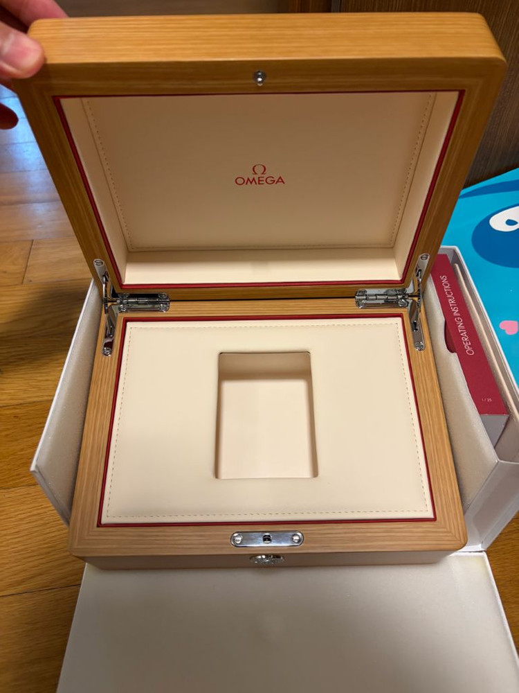 오메가 아쿠아테라 38mm 흑판 이미지