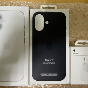 애플 아이폰17 화이트 256GB 자급제 + 애플 실리콘 케이스 + 20W USB-C 전원 어댑터 이미지