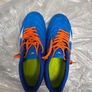 미즈노 축구화 이미지