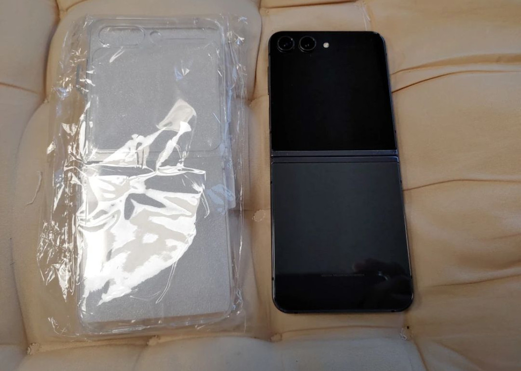 S급 ㅡ 갤럭시 Z플립5 256GB + 새케이스 이미지