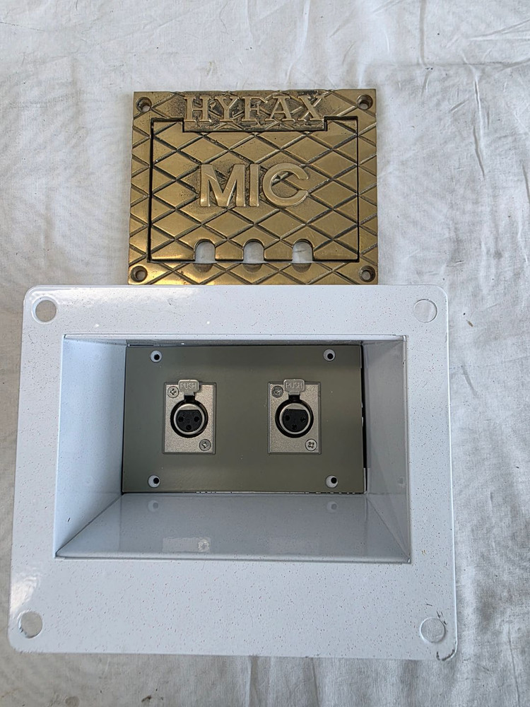 마이크 플로어박스(Microphone Floor Box) 황동 커버 이미지