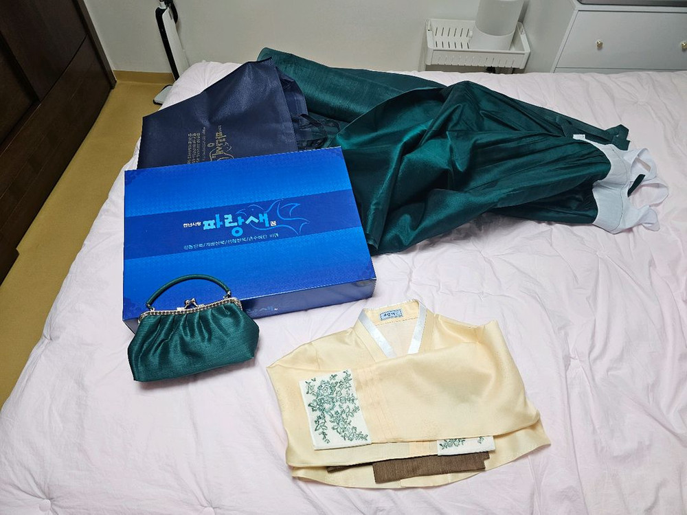 혼주 한복 (66사이즈) 판매합니다 이미지
