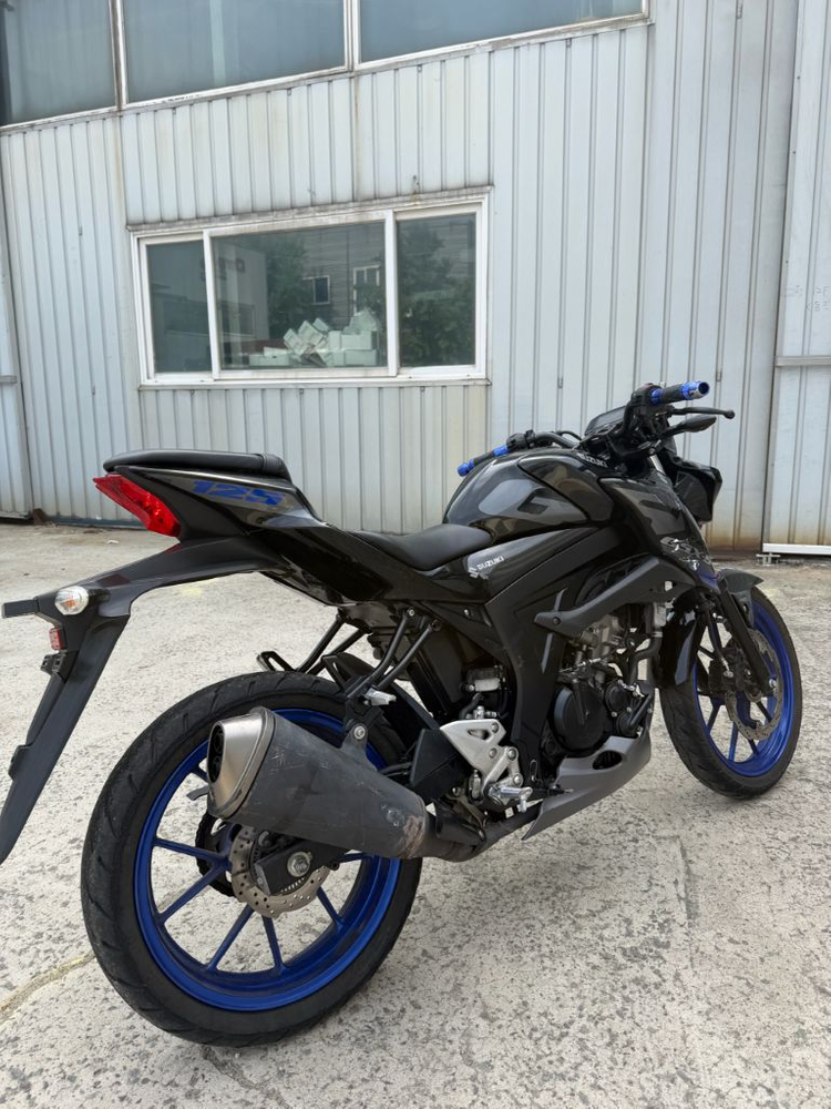 gsx-s125 21년식 오토바이 이미지