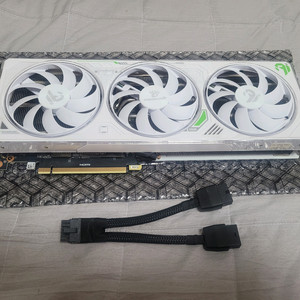 만리 RTX4070 SUPER 폴라폭스 화이트 민트급 팝니다 이미지