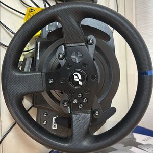 트러스트마스터 t300rs gt 에디션 이미지