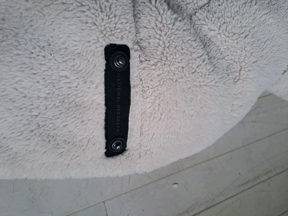 양면으로 활용 가능한 네셔널지오그래픽 리버시블 패딩 이미지