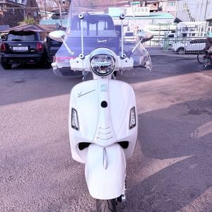베스파 화이트 리조마 비투보 풀튜닝 스쿠터 이미지