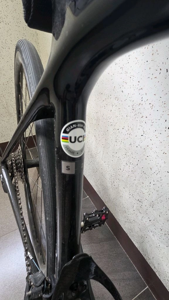 2022 자이언트 tcr 어드밴스 2 로드 디스크 이미지