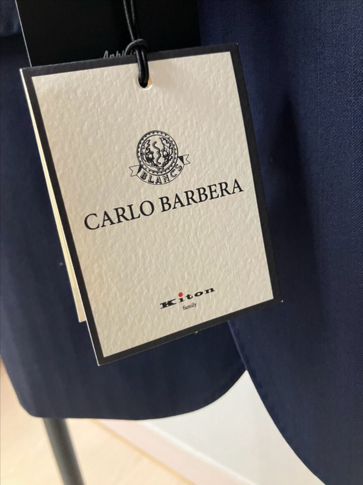 Kiton 키톤 까를로바베라 원단 정장세트 이미지