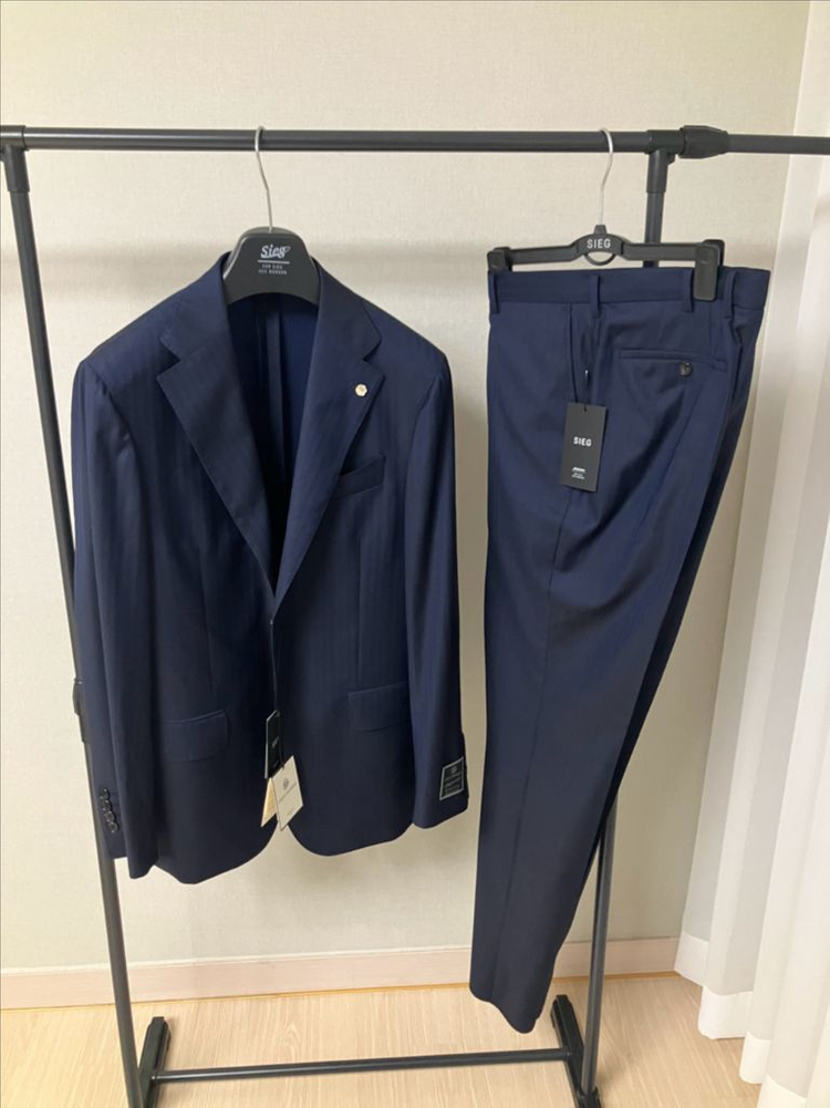 Kiton 키톤 까를로바베라 원단 정장세트 이미지