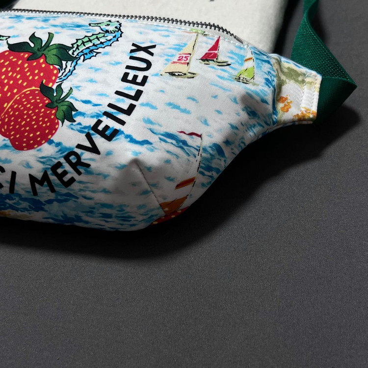 구찌 딸기 나일론 벨트백 힙색 Merveilleux Strawberry 이미지