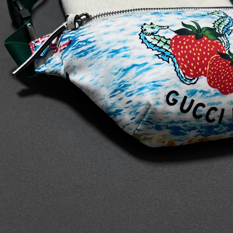 구찌 딸기 나일론 벨트백 힙색 Merveilleux Strawberry 이미지
