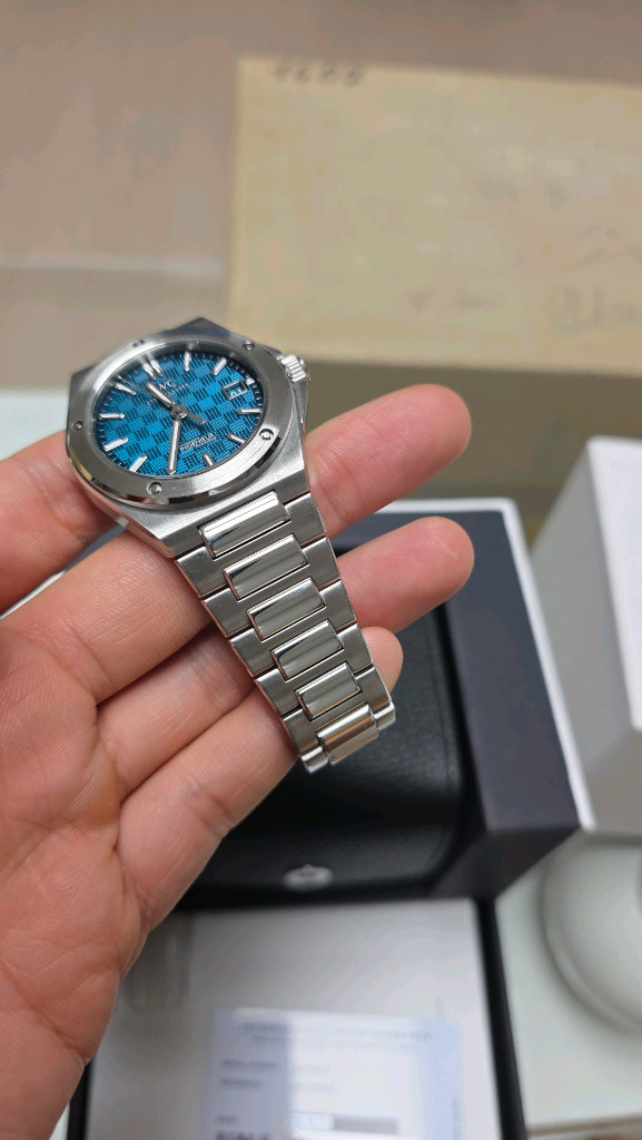 iwc 인제니어 아쿠아그린 팝니다. 이미지
