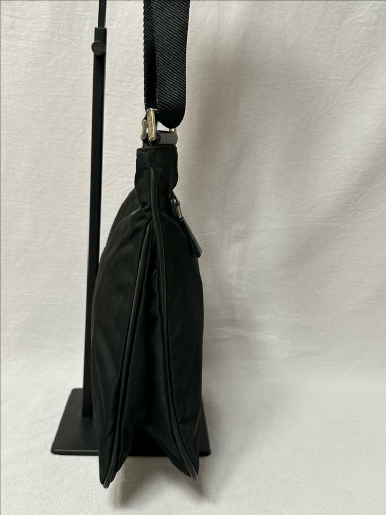 프라다 블랙 나일론 크로스백 포코노 이미지
