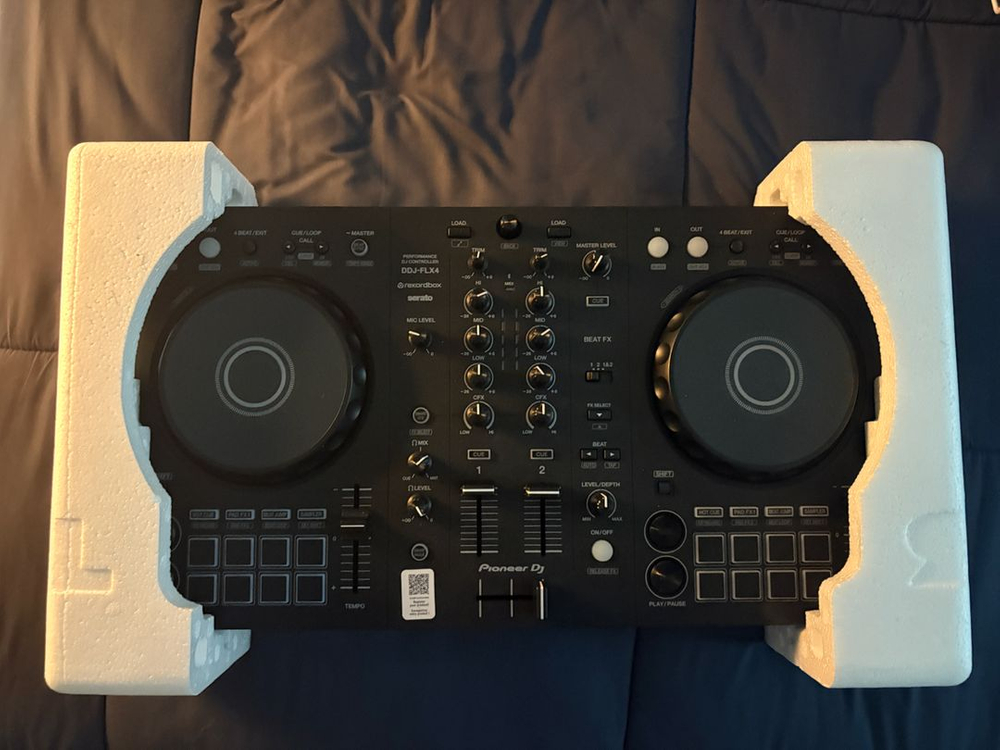 DDJ FLX4 DJ 컨트롤러 이미지