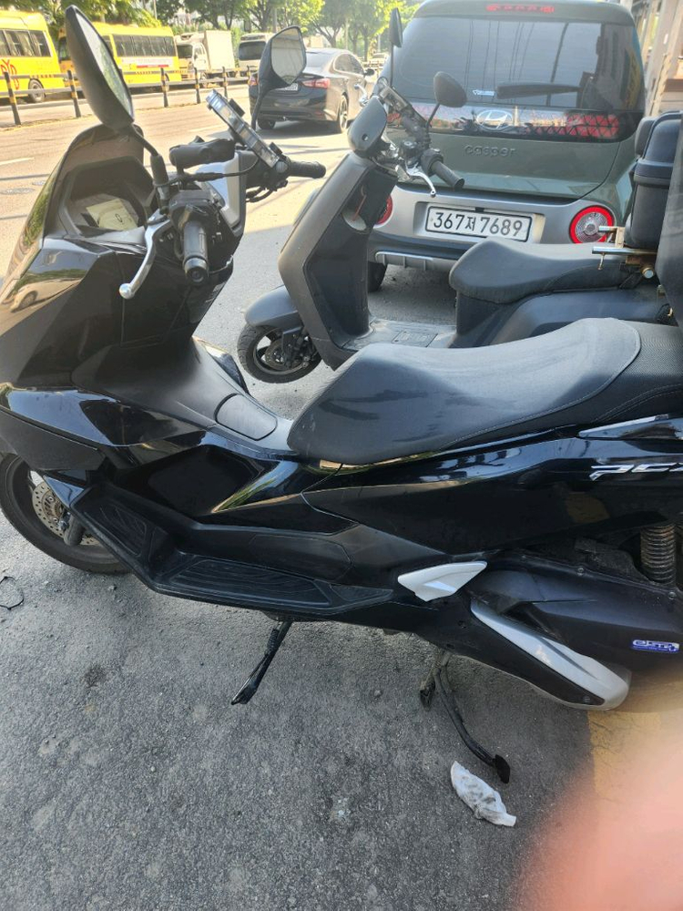 25년 PCX125 1만키로 미만 판매합니다. 이미지