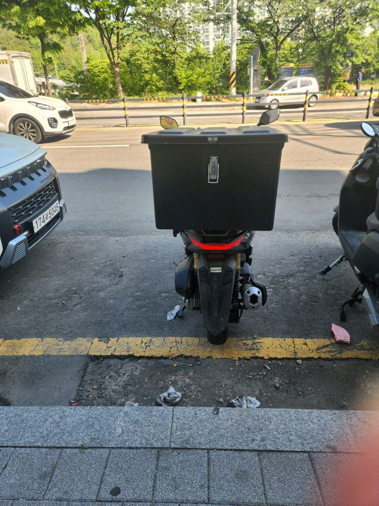 25년 PCX125 1만키로 미만 판매합니다. 이미지
