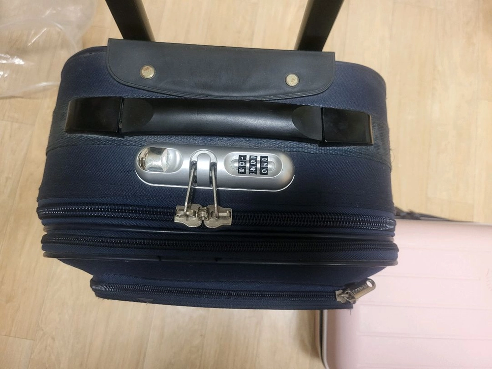 여행용 캐리어 이미지