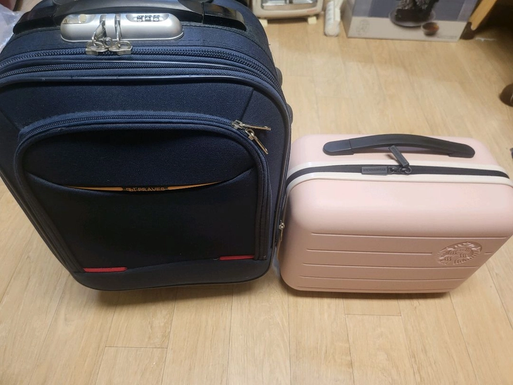 여행용 캐리어 이미지