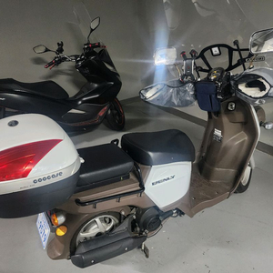 125cc 스쿠터 이미지