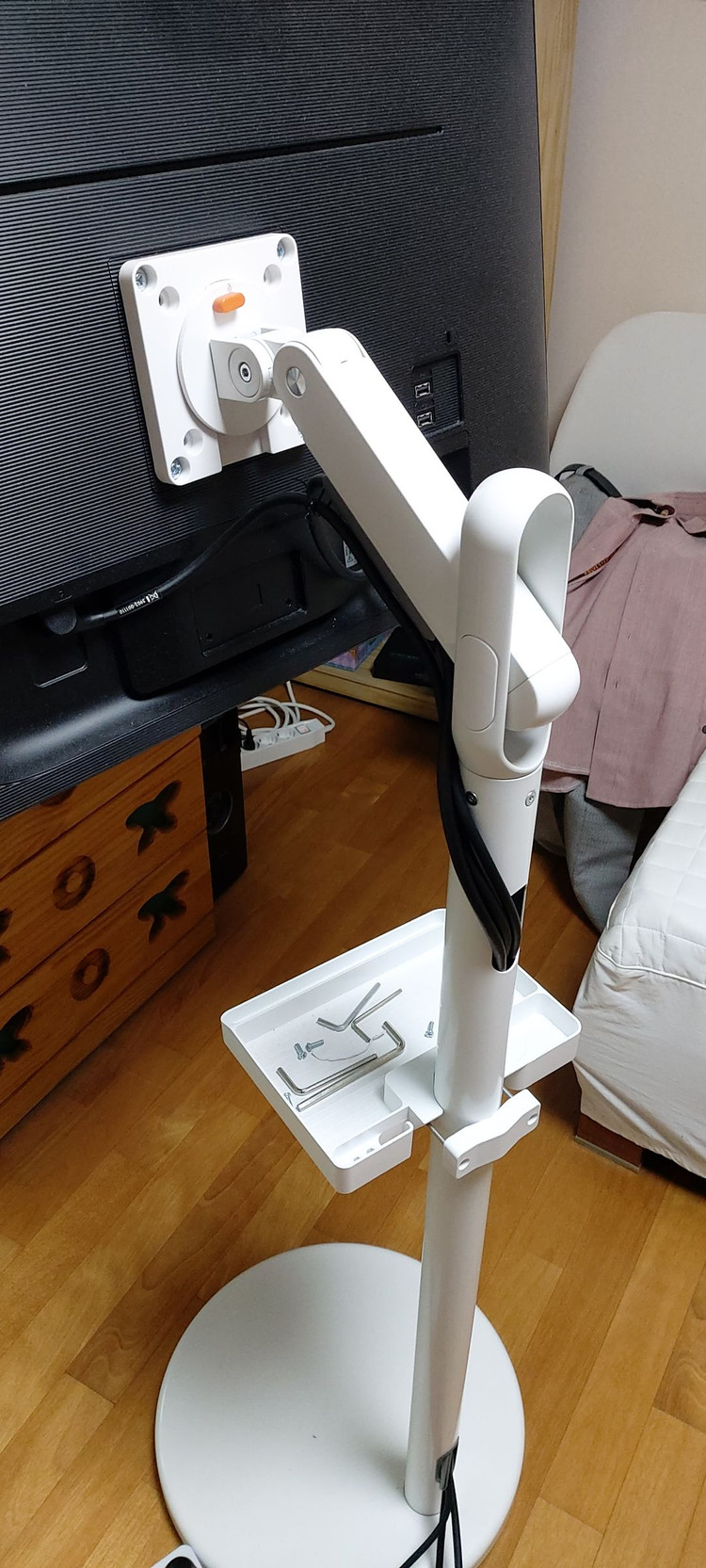 삼성스마트tv모니터 m5 32 이동식거치대 이미지