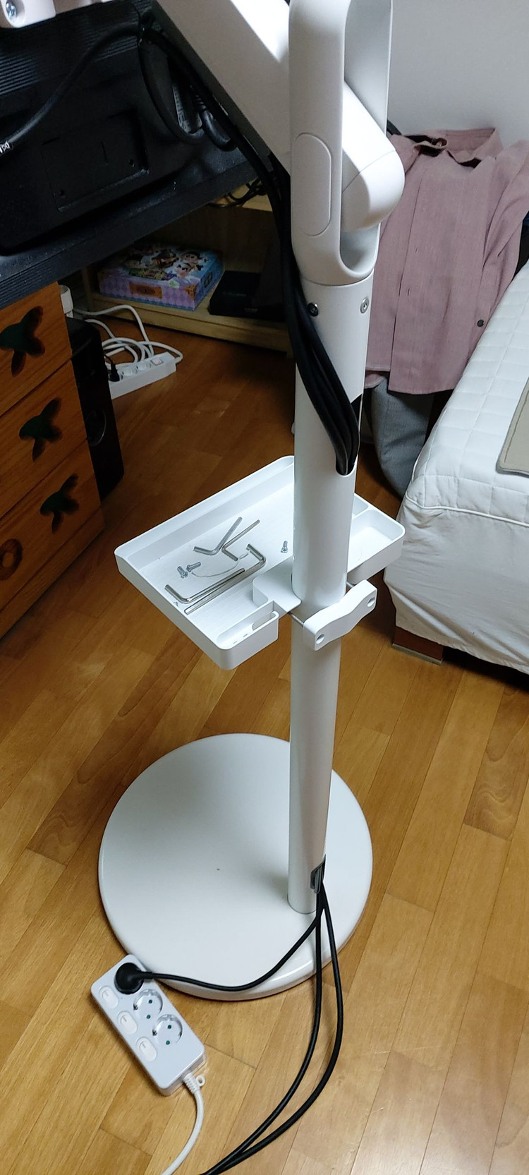 삼성스마트tv모니터 m5 32 이동식거치대 이미지