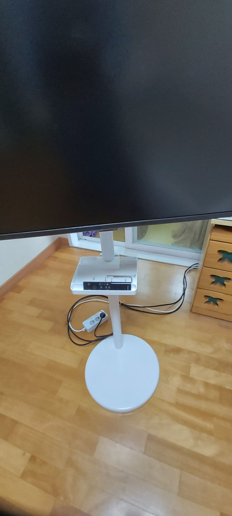 삼성스마트tv모니터 m5 32 이동식거치대 이미지