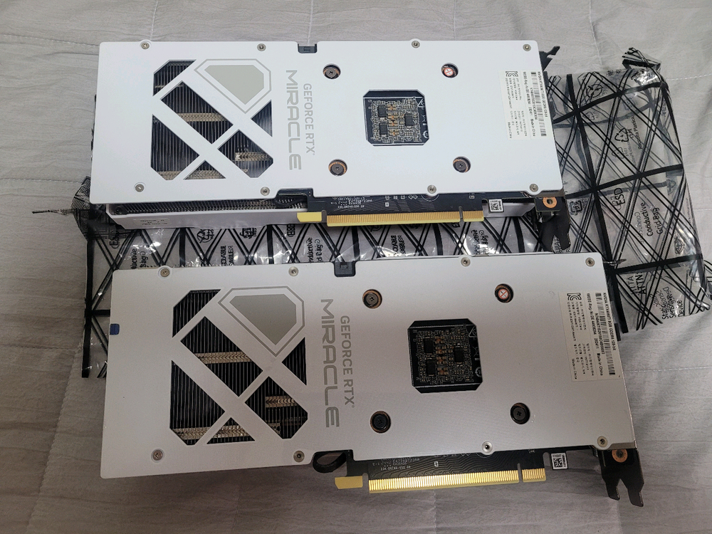 이엠텍 RTX 4060TI MIRACLE WHITE D6 8GB 신품동일 이미지