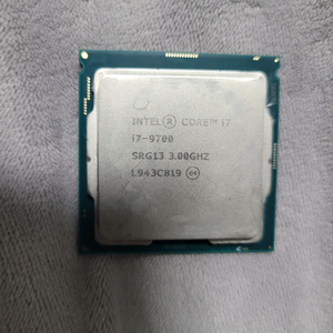인텔i7 9세대 CPU 이미지